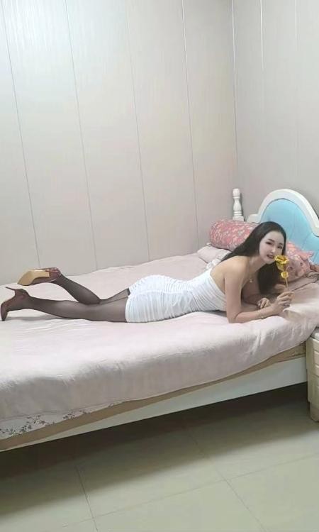 白蛇骚妇甜甜