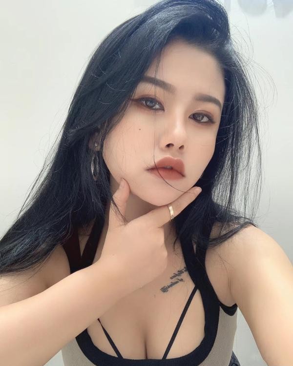 龙华大奶木子