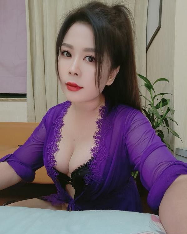大奶少妇