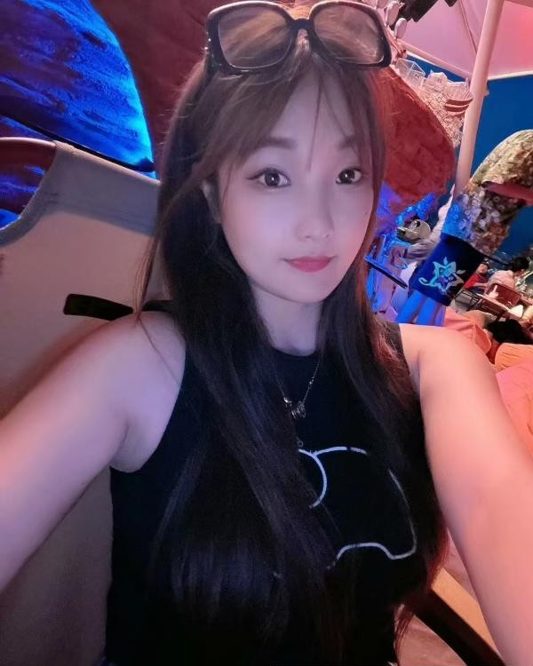 173cm巨乳白兔
