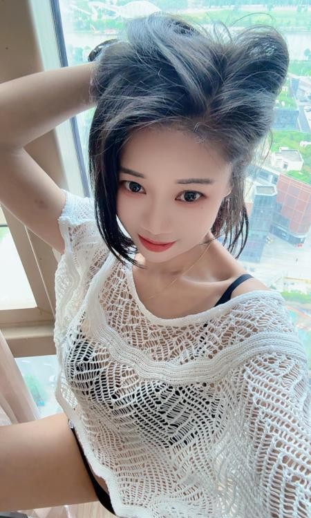白嫩服务少妇