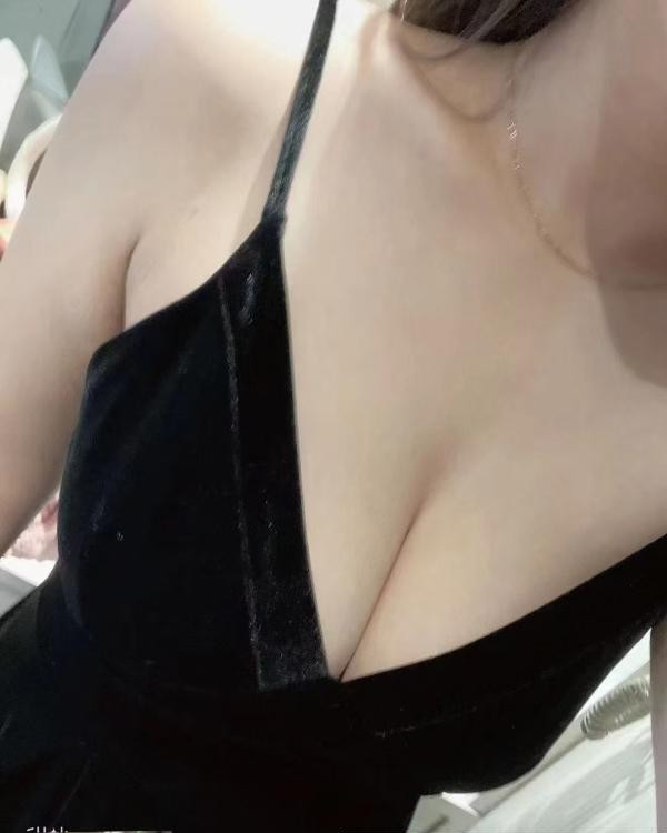 大屁股芳芳