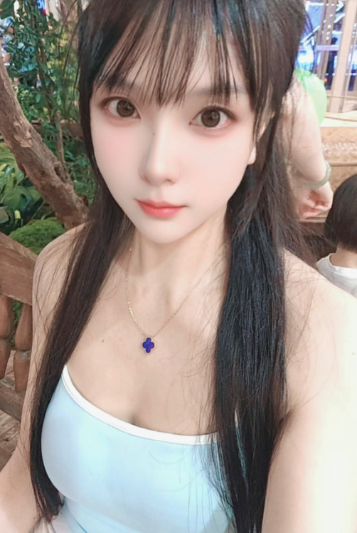 三点粉青青