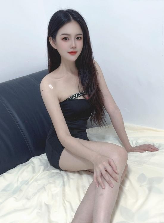 白云腿模乐乐
