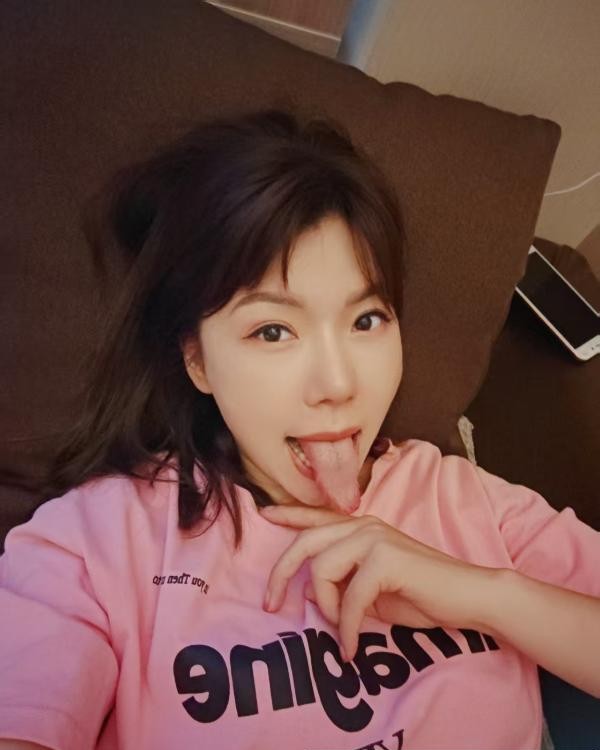 西山长舌少妇