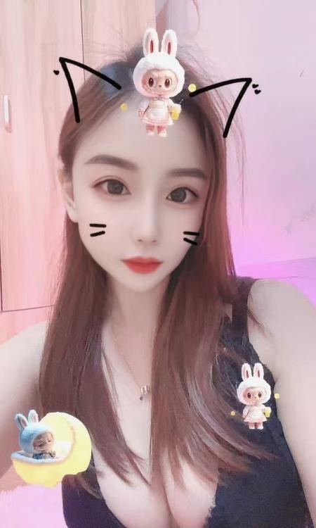 练瑜伽小姐姐