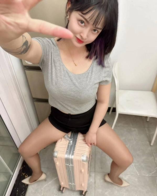 西湖大奶少妇