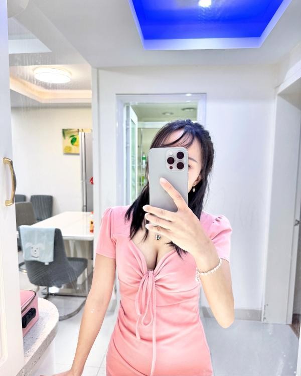 六合静静