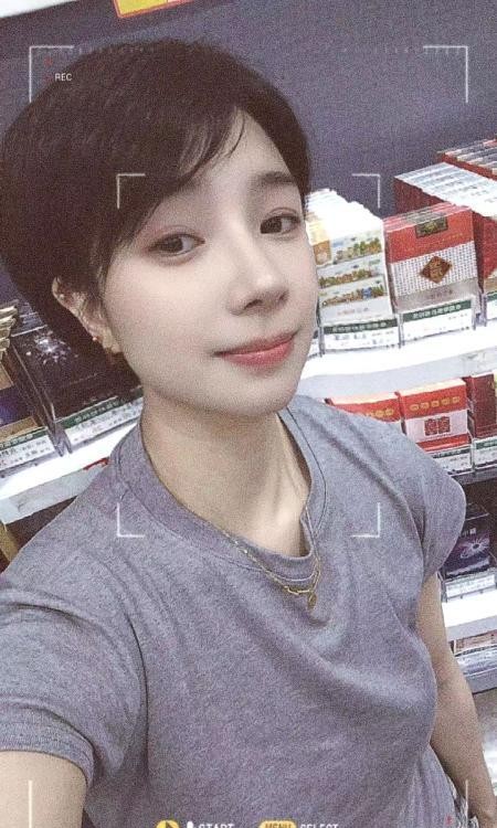 短发御姐