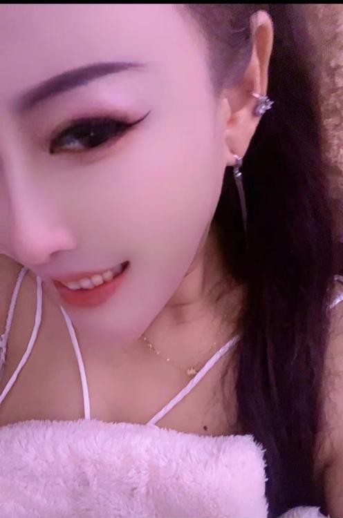 纹身美熟女