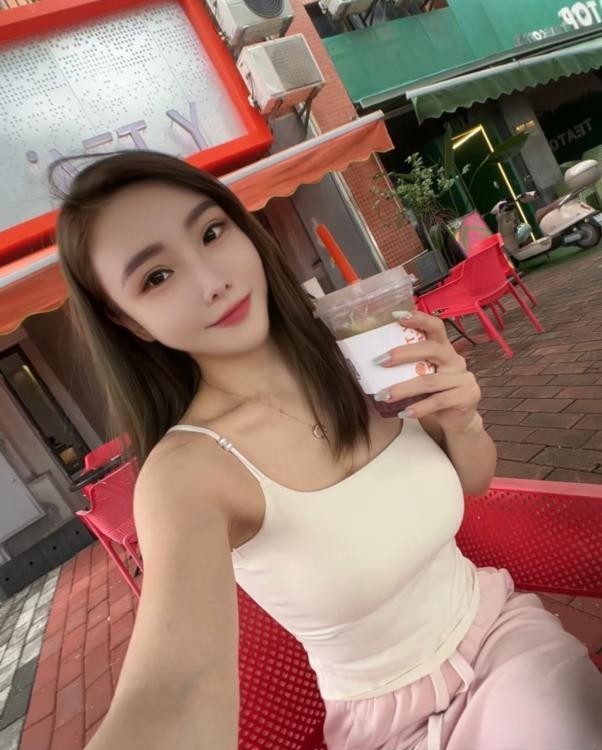 大胸颜值Tina