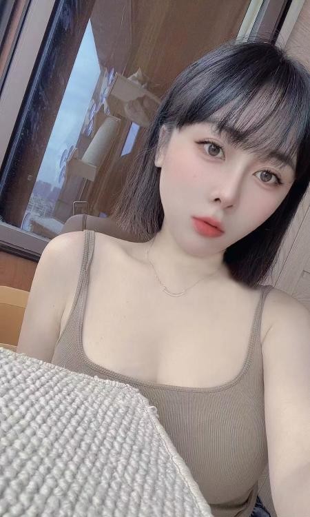 短发御姐艾琳