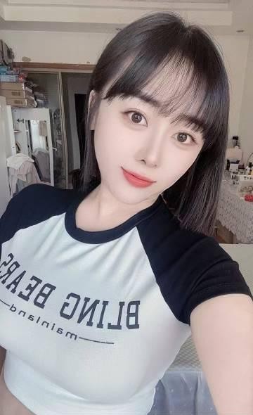 短发御姐艾琳