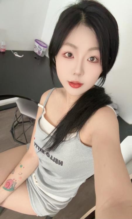 下火尤物恩雅