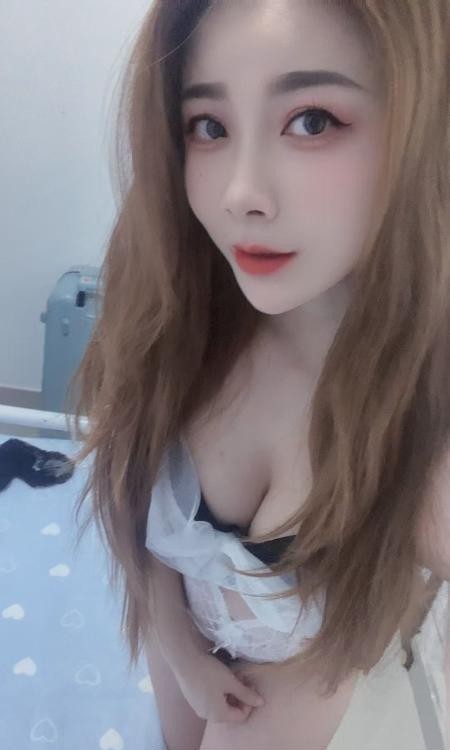 黄埔翘腚优优