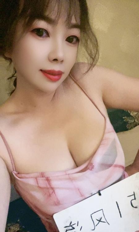 龙首少妇依依