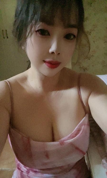 龙首少妇依依