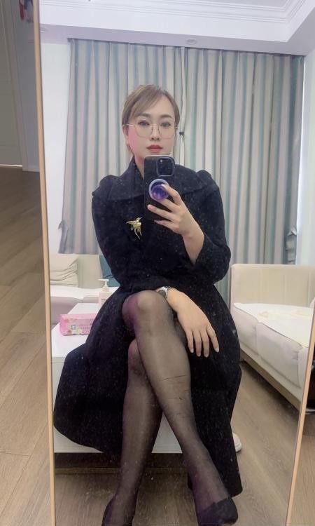风骚眼镜姐