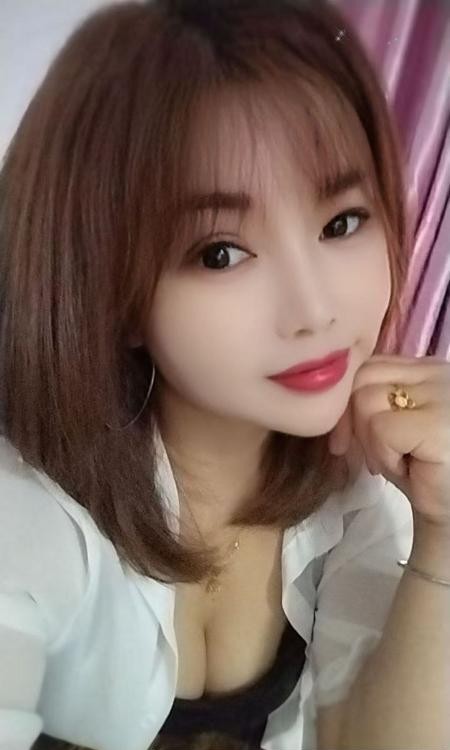 大胸泻火骚妇
