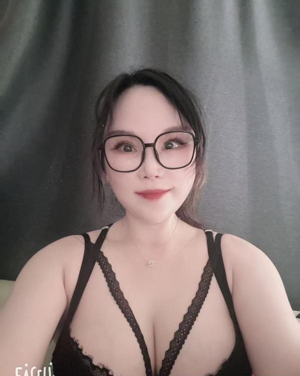 杨浦大奶茜茜