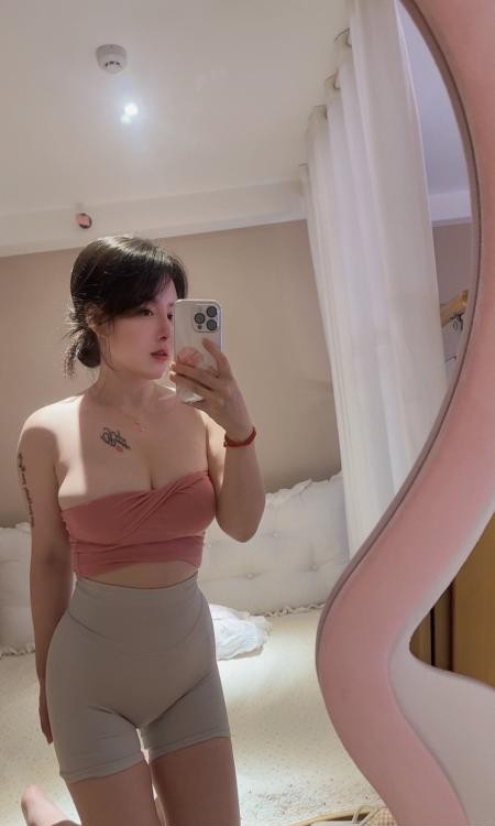 大胸小萝莉