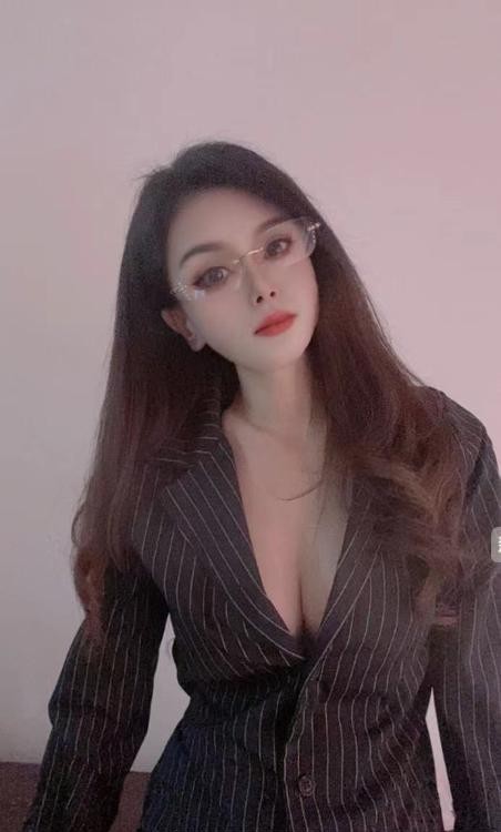 昆山性感美女