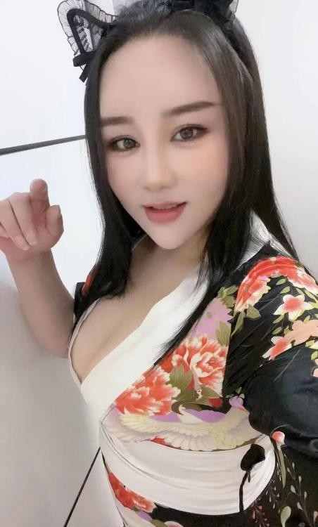 二刷大胸瑜伽苹果姐姐
