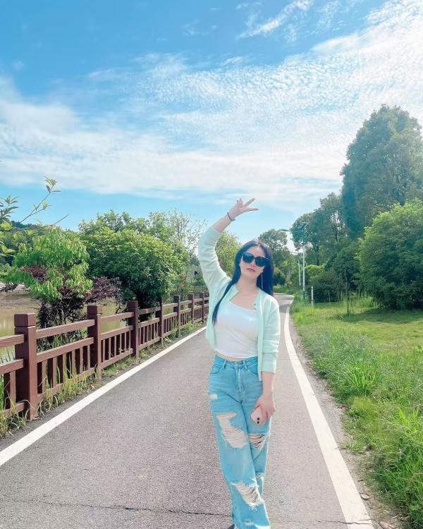 健身女孩西宝