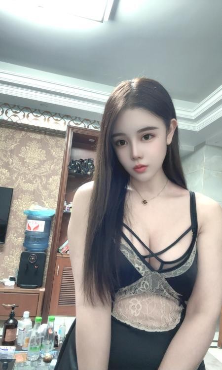 大胸水床妹儿
