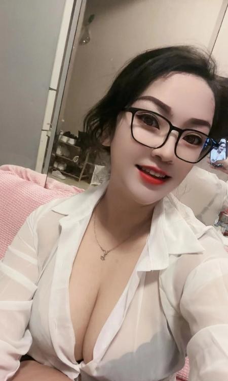 罗湖E乳一线天