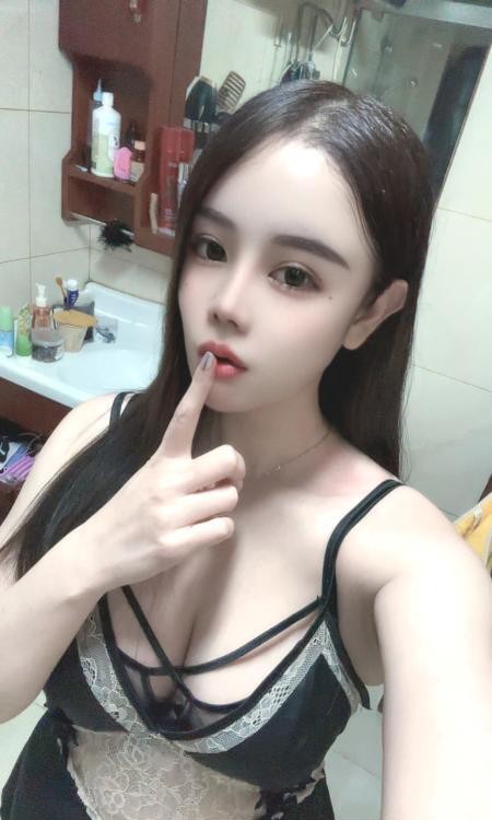 大胸水床妹儿