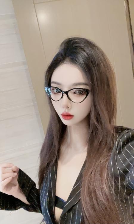 天河长腿美女