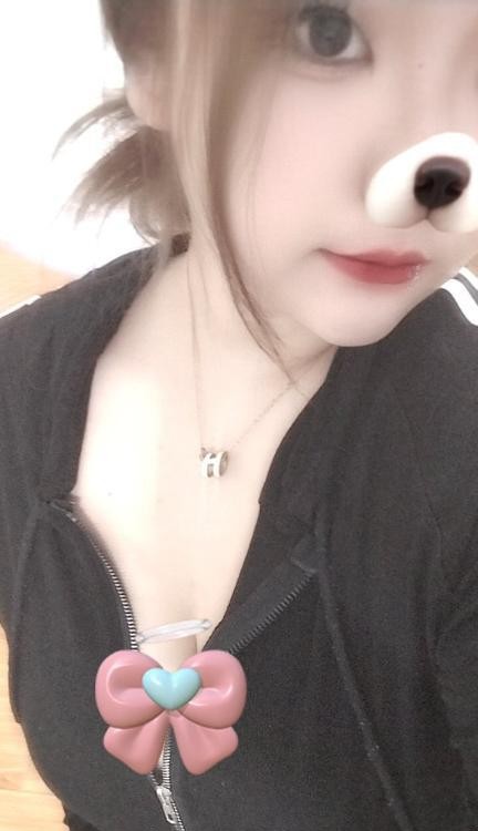 大奶嫩妹瑶瑶