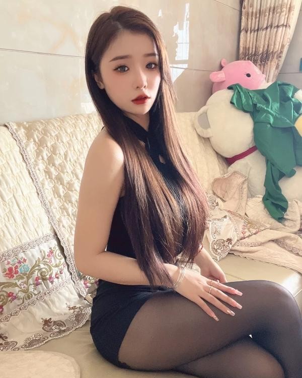 黑丝尤物蕾蕾
