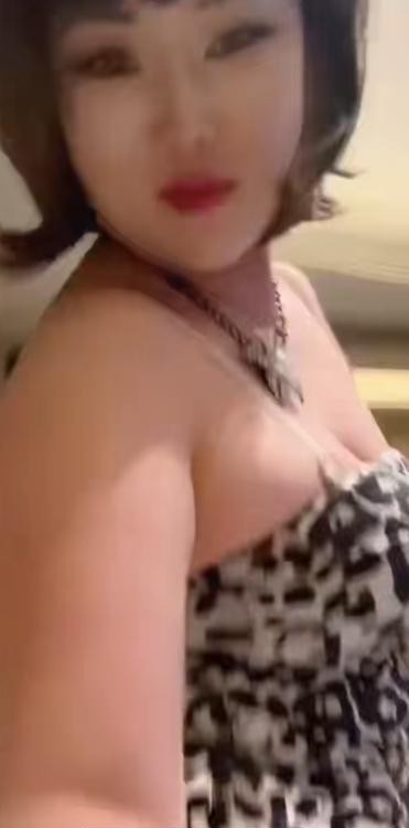 风骚黑寡妇