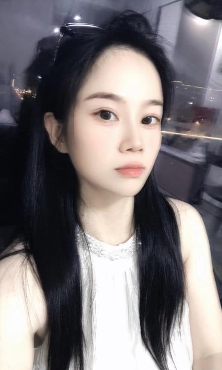 美甲小姐姐