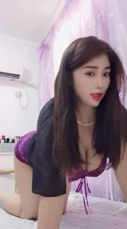 蕾丝俏皮少妇