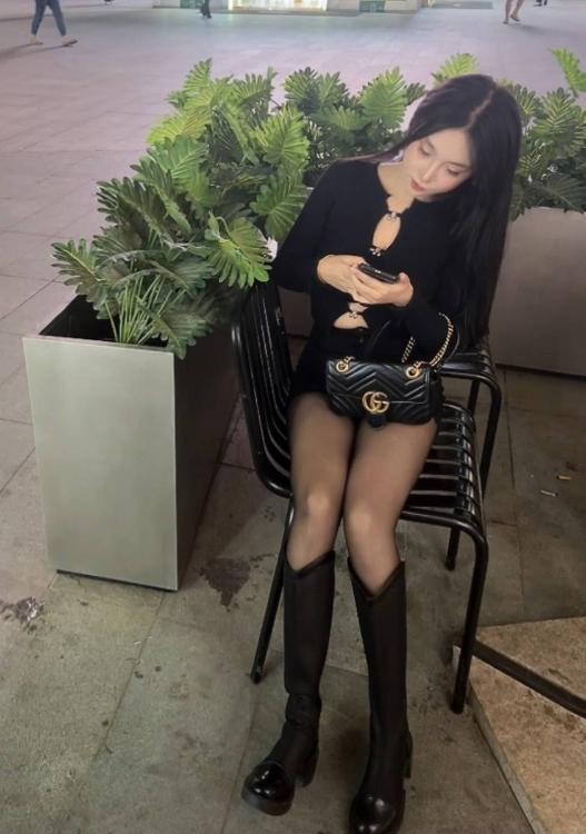 栖霞马群奈奈