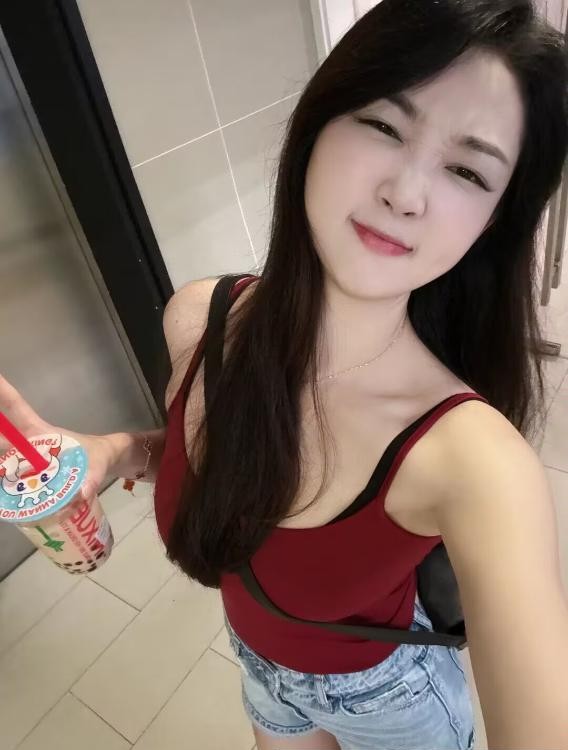 长腿性感嫩妹