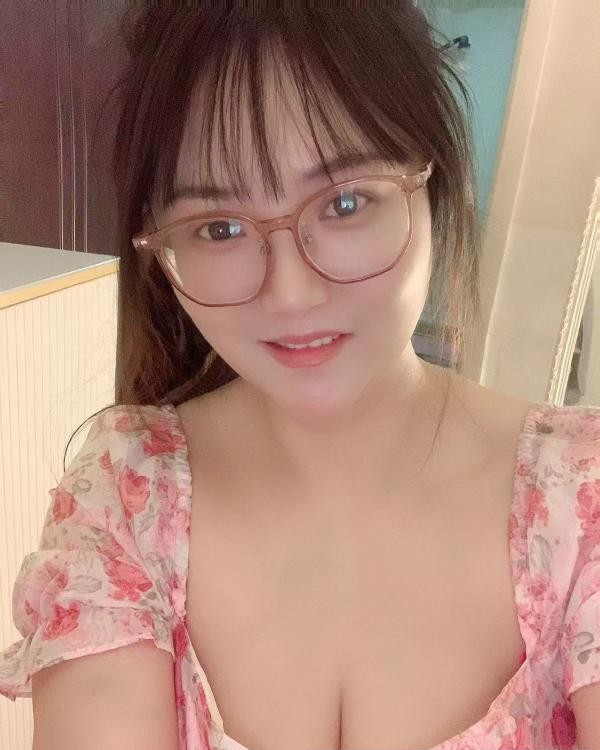 大胸学姐瘦了