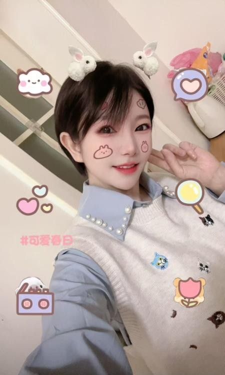 短发小巧玲珑