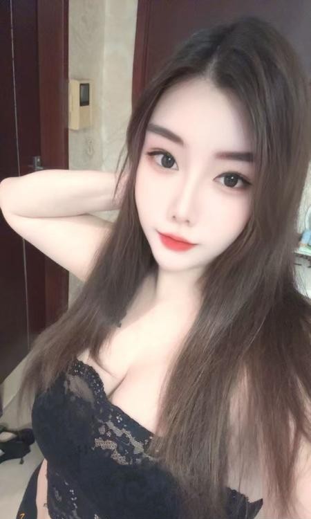 胸大臀大欣欣