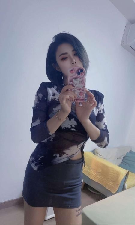 健身蜜桃臀K女