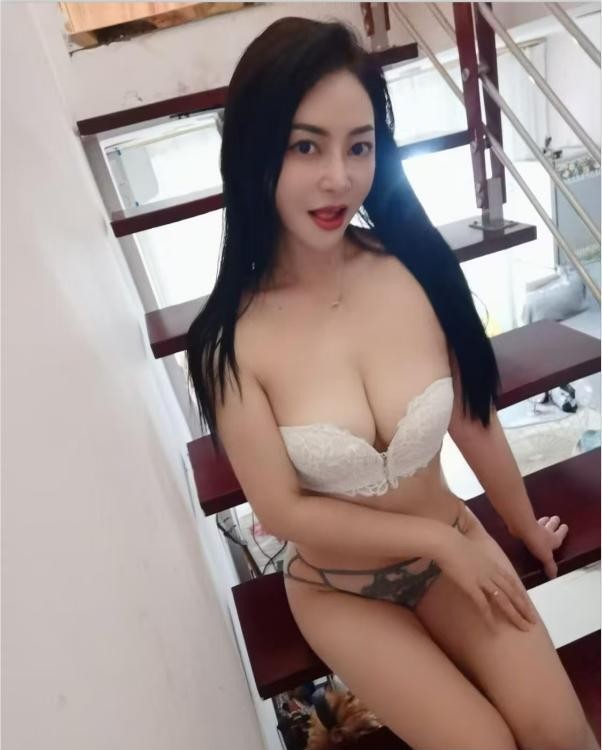 高挑性感芊芊