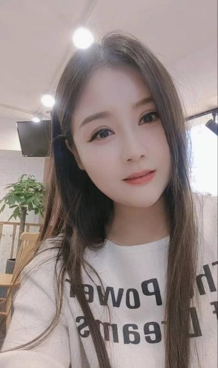 湖塘腿模依依