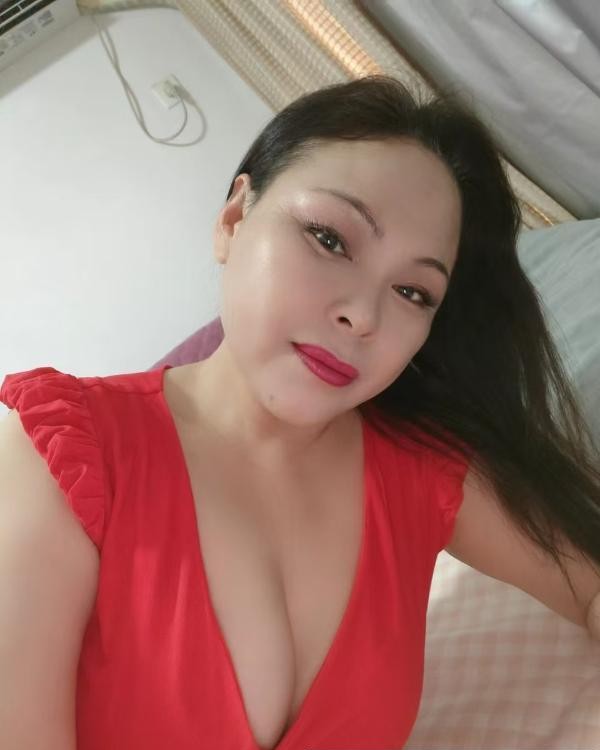 大胸熟女