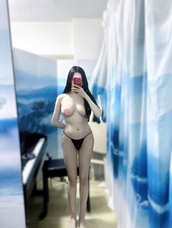 服务到位颜值妹子