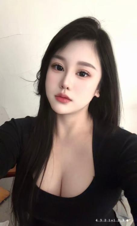 欧美身材美女大胸丰臀