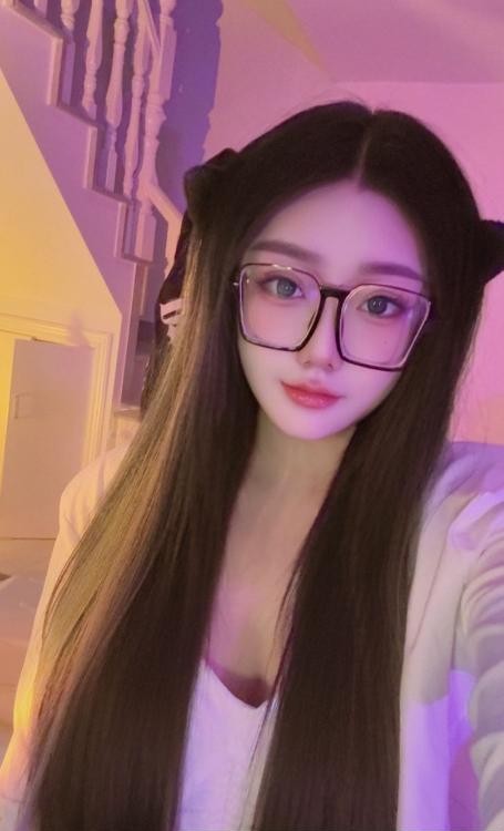 蜀山美臀萱妹子