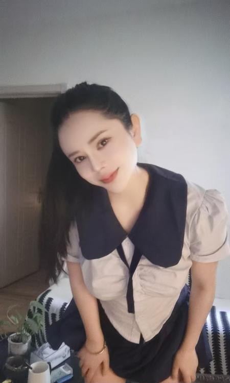 火辣制服少妇